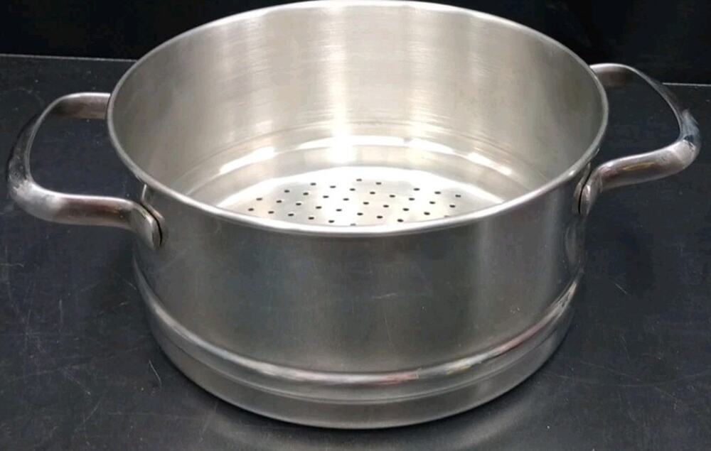 Cooking Club of America Life Member 7 1/4" straining steamer pot